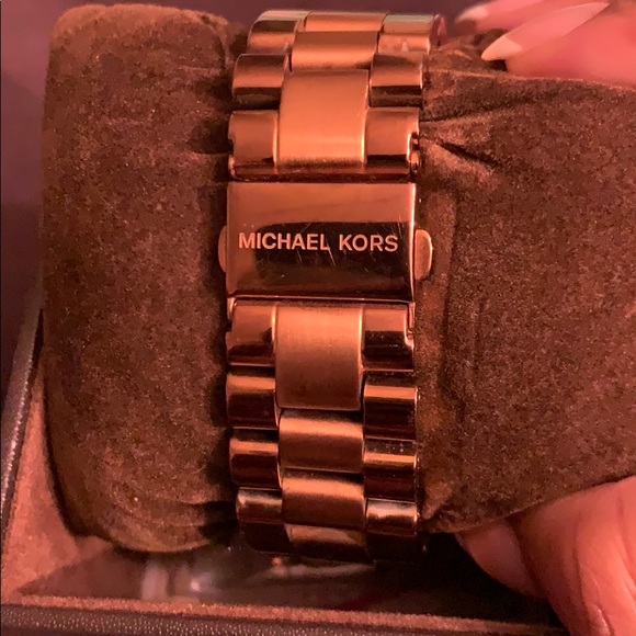 Michael Kors Rose Gold watch - Picture 3 of 4